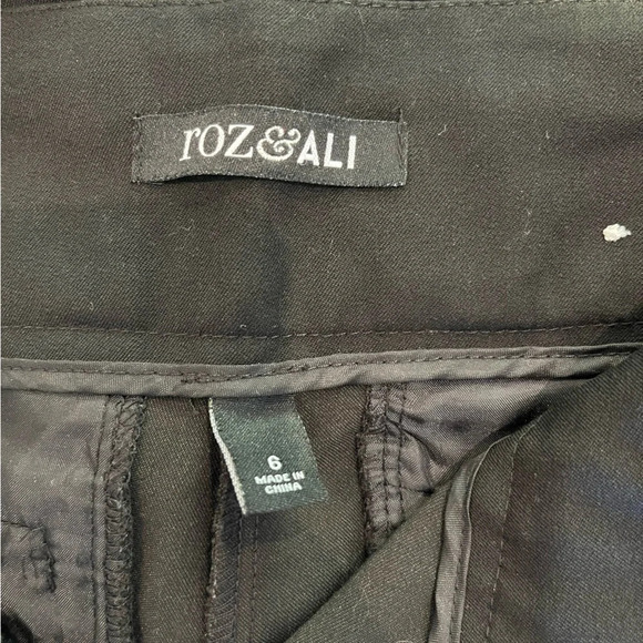 Roz&Ali women’s black capri slacks size 6 - Picture 3 of 3
